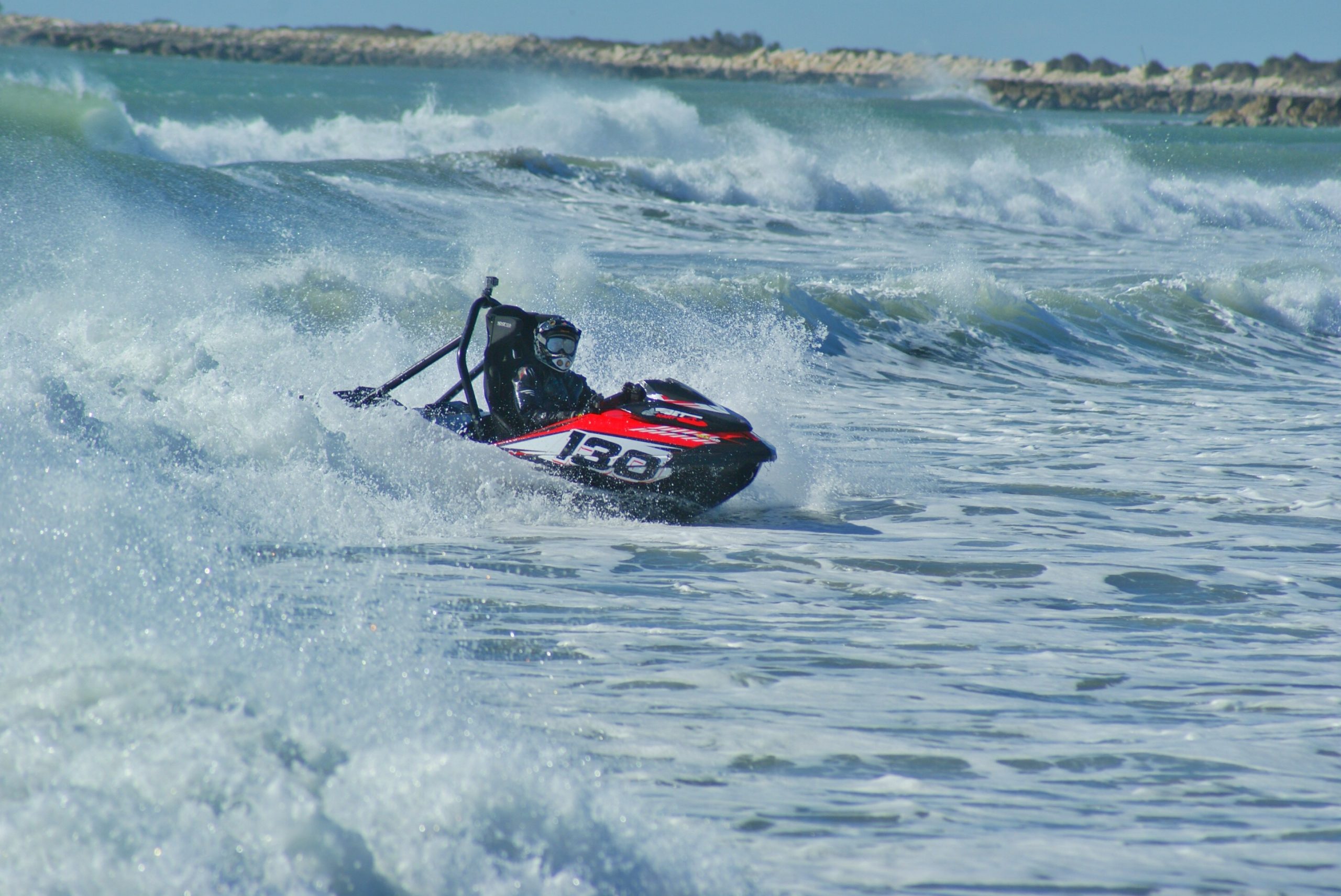 Jet Kart rouge en action